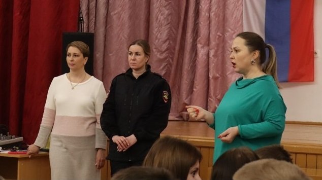 Сотрудники полиции провели беседу по правовой грамотности с учениками Шеркальской средней школы